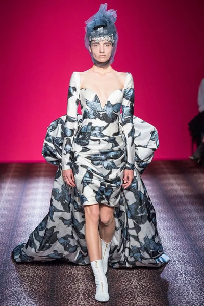 Look 24